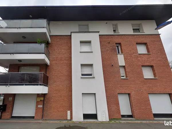Très belle cellule commerciale de 79 m², idéalement située rue des Écoles à Hem