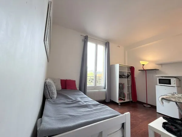 LEVALLOIS-PERRET CENTRE - CHARMANTE STUDETTE MEUBLÉE DE 13 m²