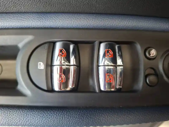Mini Mini countryman 125 - 95 ch all4 bva6 — photo 16