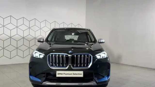 Bmw X1 i xdrive30 — photo 6