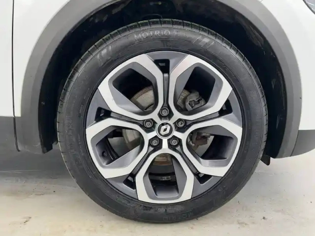 Renault Captur e-tech 145 - 21 — photo 20