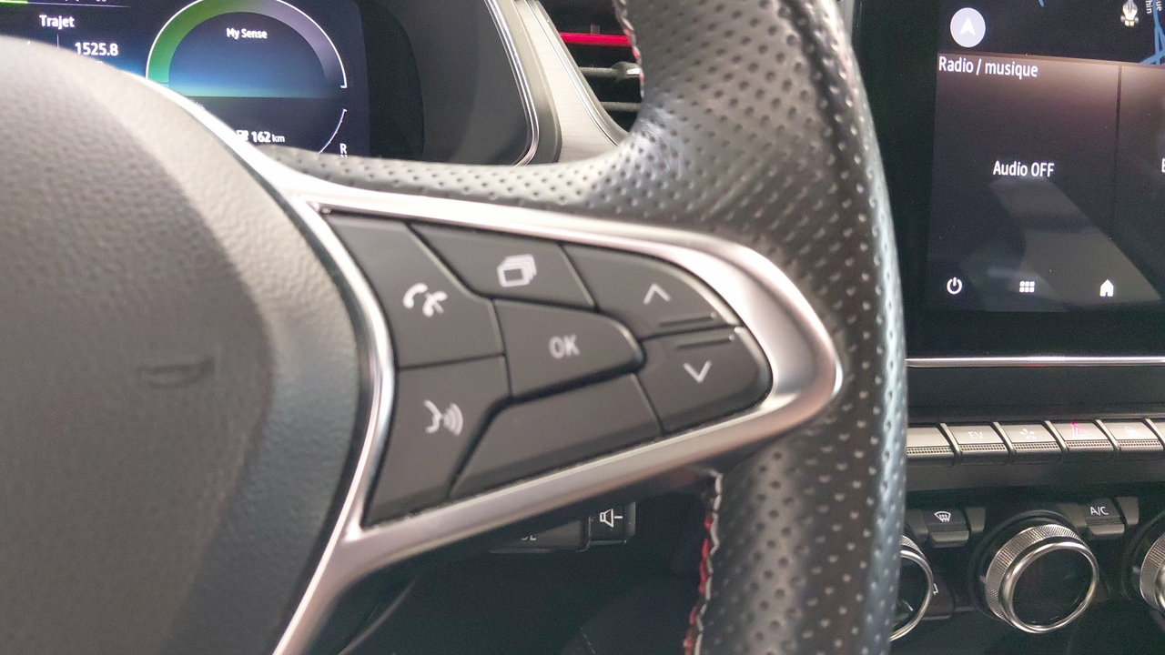 Renault Captur E-Tech Plug-in 160 - 21B — photo 17