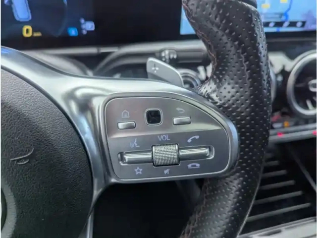 Mercedes Gla 200 d amg line — photo 19
