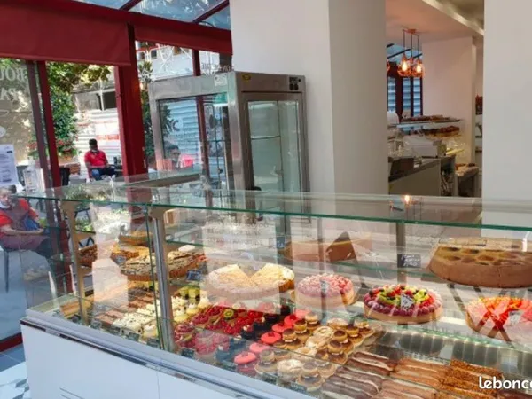 Boutique 245 m² MELUN