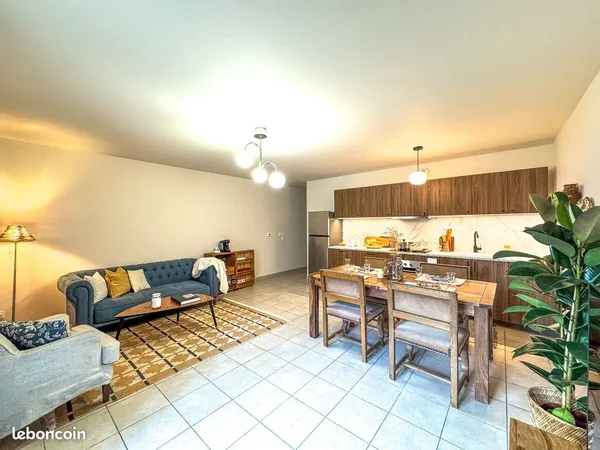 Joli T3 rénové avec balcon et garage - Caluire-et-Cuire, quartier Vernay