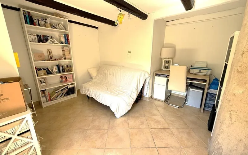 Photo 10