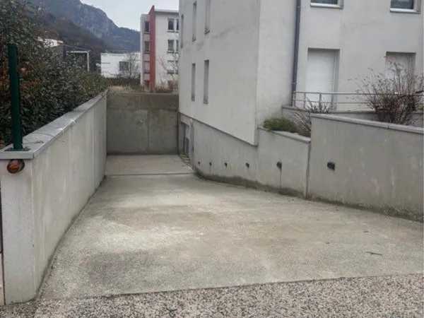 Stationnement Vente Saint-Martin-le-Vinoux   16900€