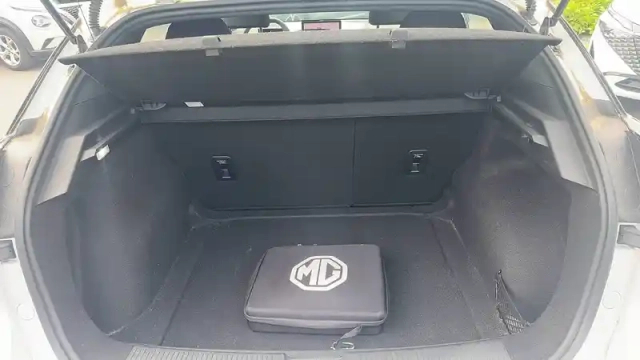 Mg Mg4 electric 51kwh - 125 kw 2wd — photo 4