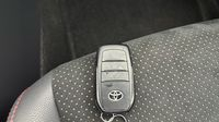 Toyota Yaris Cross 116h GR Sport MY22 — photo 16
