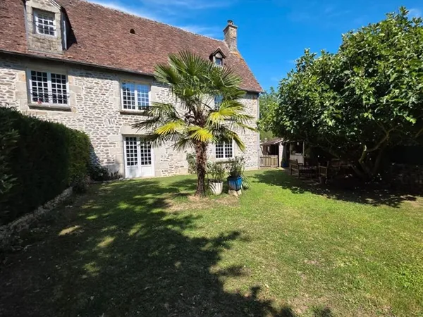 Maison 5 pièces ; surface 144m2 ; terrain 1200m2