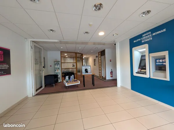 Local commercial 182 m² Plescop