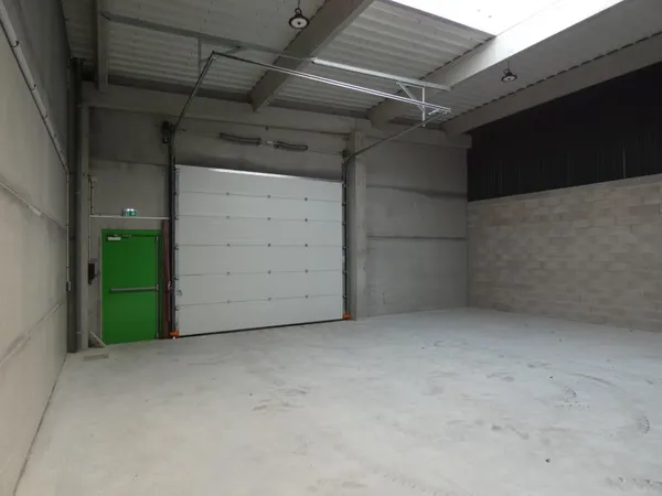 Local commercial 195 m²