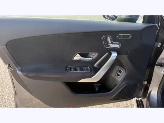 Mercedes Classe A 200 d berline amg line — photo 14