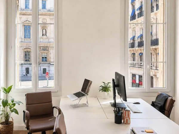 Place dans bureau co-working