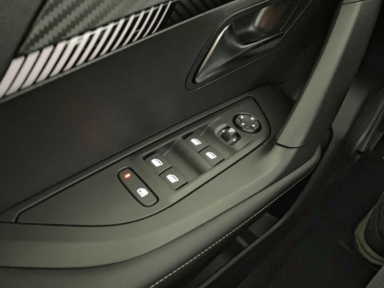 Peugeot 2008 hybrid 145 ch e-dcs6 allure — photo 20
