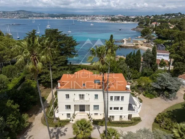Propriété de prestige située sur le versant ouest du Cap d'Antibes