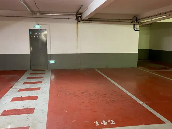 Grande Place de Parking à Louer - Gare de Bois-Colombes