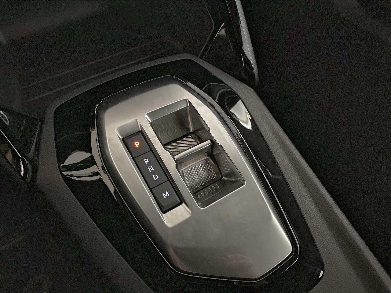 Peugeot 2008 hybrid 136 e-dcs6 style — photo 15