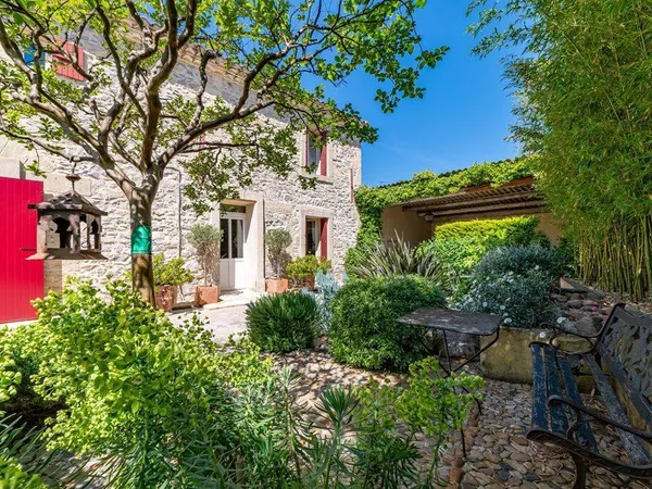 Maison 5 pièces 242 m²