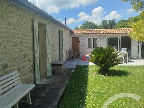 Maison 10 pièces 243 m²
