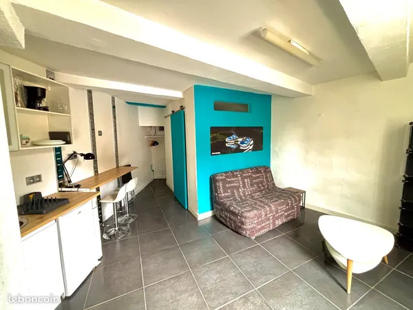 Studio meuble sur quais plein sud
