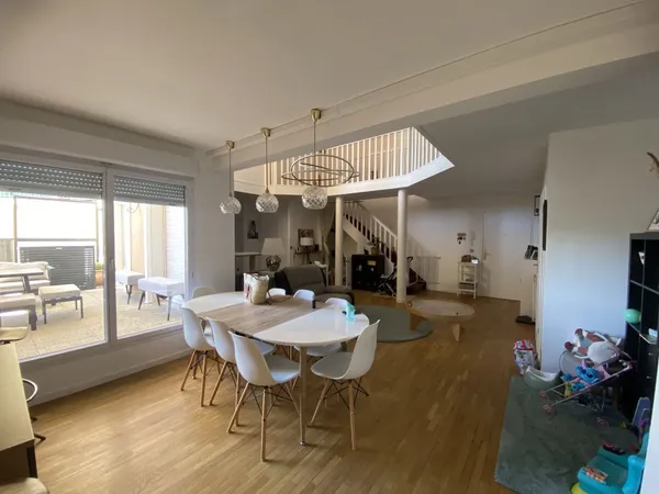 Duplex 4/5 pièces - 114,70 m² - Terrasse 25 m² - Courbevoie / Faubourg de l'Arche