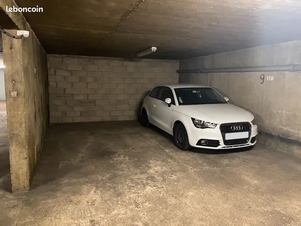Place de parking sécurisée - Paris 20e / Charonne - 11,6 m²
