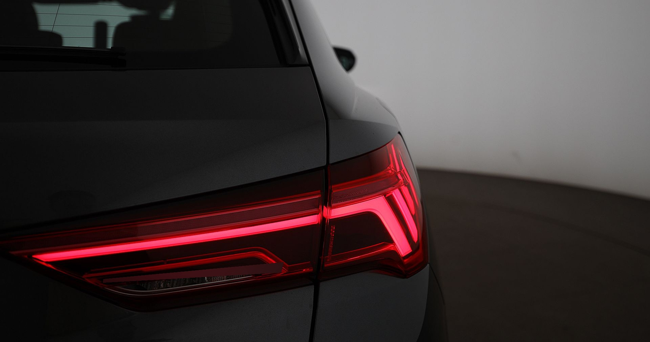 Audi Q3 — photo 14