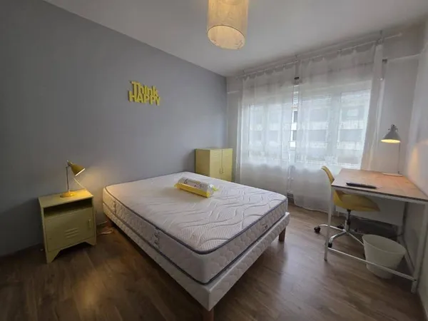 Studio 6 pièces 97 m²
