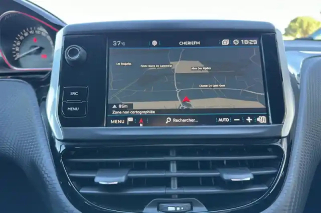 Peugeot 2008 puretech 130ch s&amp;s bvm6 — photo 16