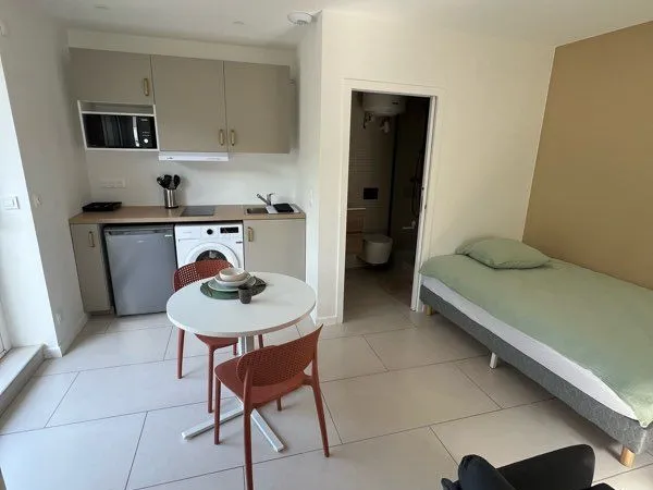 Studio Meublé avec terrasse
