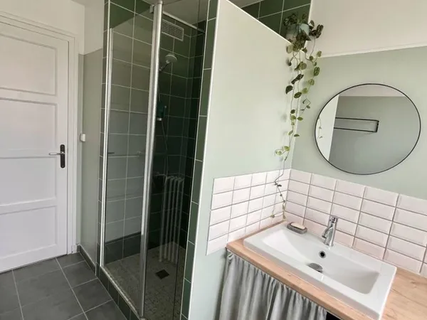 Appartement lumineux de 76 m² €" Bourroches, Port du Canal