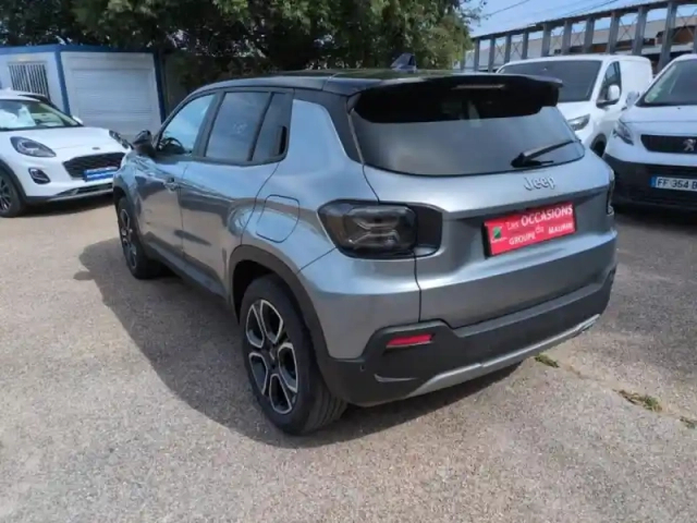 Jeep Avenger 1.2 turbo t3 100ch summit — photo 6