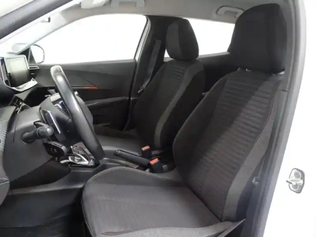 Peugeot 2008 1.2 puretech 130ch s&amp;s active business eat8 7cv — photo 9