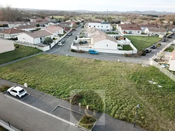 Terrain constructible de 200 à 220m2 à Revel