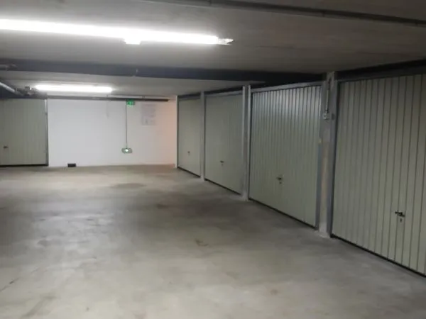 Box garage