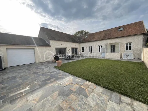 Maison 7 pièces 230 m²