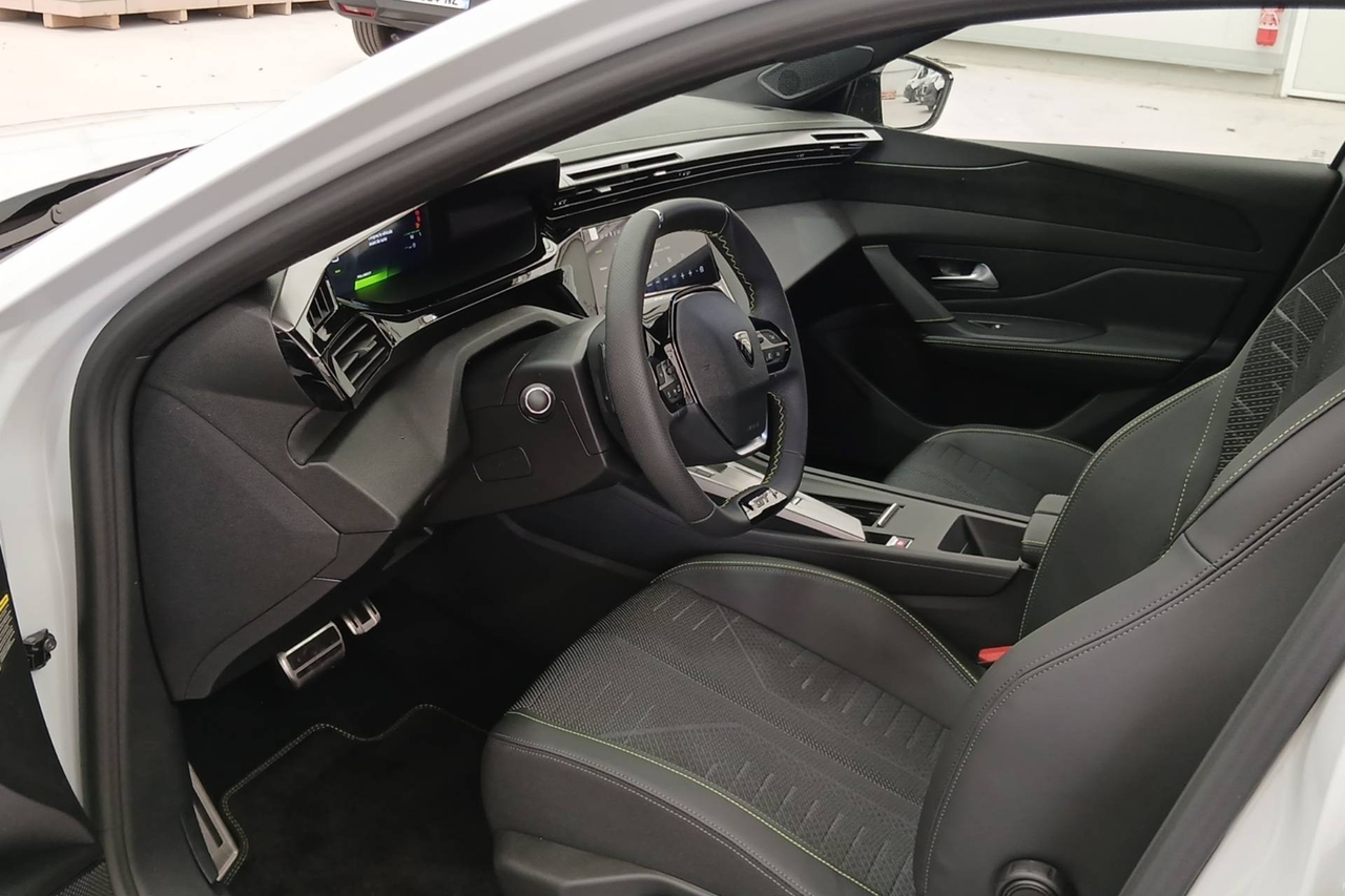 Peugeot 308 — photo 10