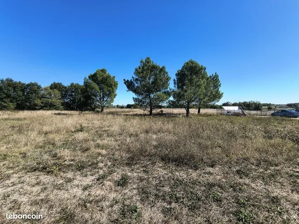 Terrain à bâtir de 1110 m² à SAINT-ANDRE-DE-CUBZAC (33)