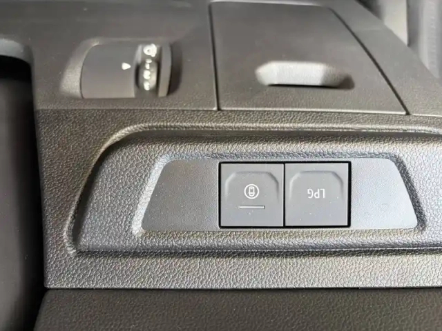 Dacia Sandero eco-g 100 gsr2 — photo 30
