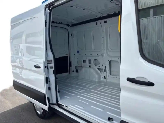 Ford Transit 2t fg t310 l2h2 2.0 ecoblue 130ch trend — photo 9