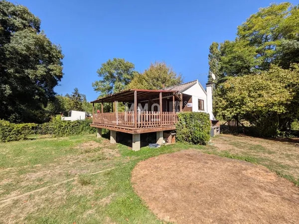 Chalets en bord du Loir