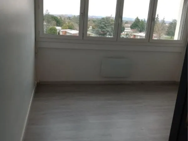 Studio entièrement rénové loué