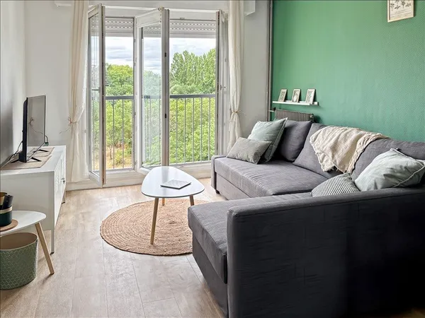 Appartement - 6ème étage - 77,43 m2 - 4 pièces - Meublé