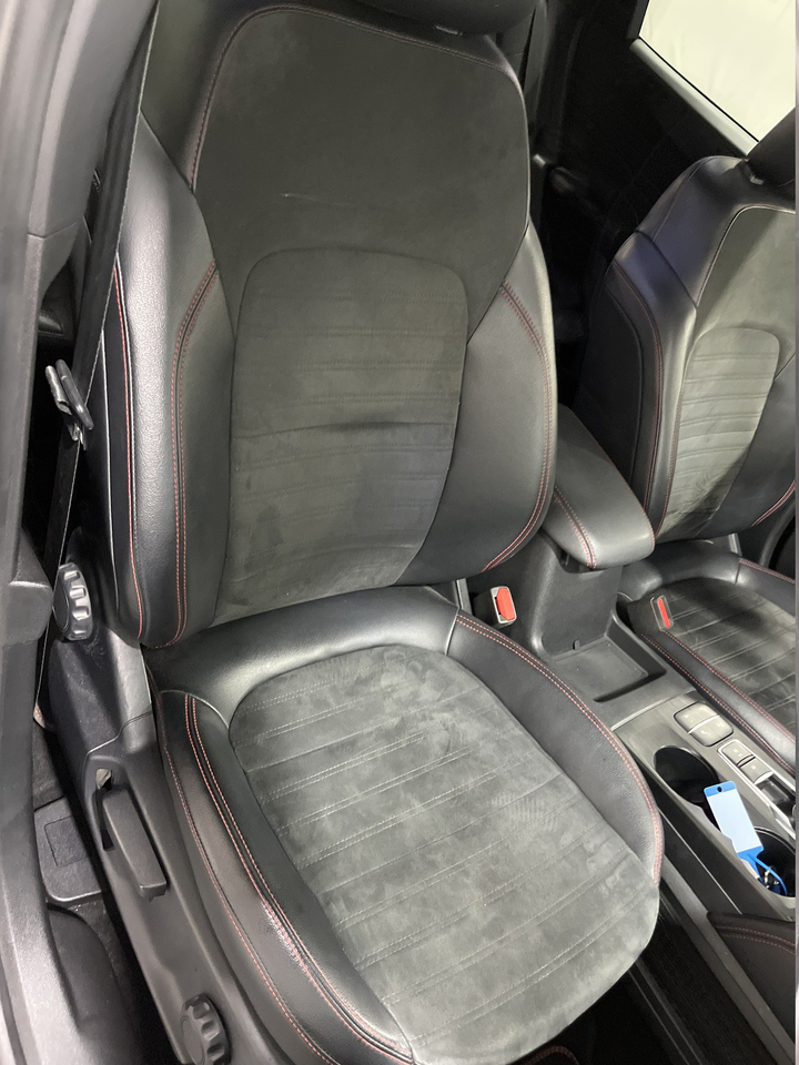 Ford Kuga — photo 74