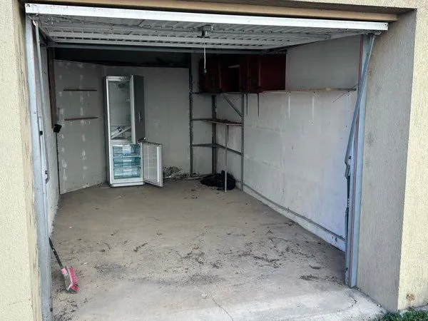Garage centre de Ville proche salle rustic
