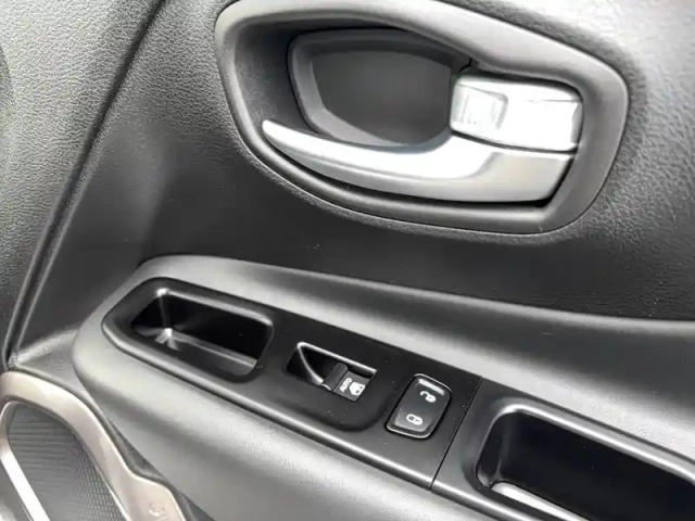 Jeep Renegade 1.0 turbo t3 120 ch bvm6 — photo 87