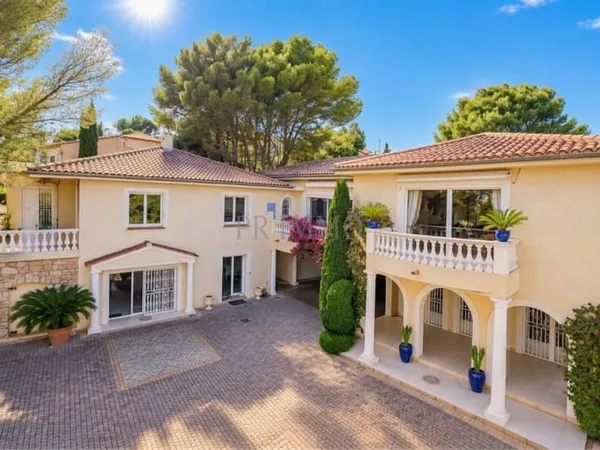 A VENDRE - VILLA AU CALME AVEC VUE DEGAGÉE SANS VIS A VIS