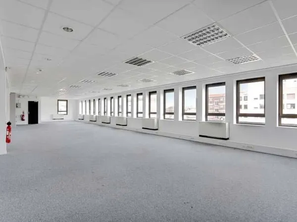 Bureaux 241 m²