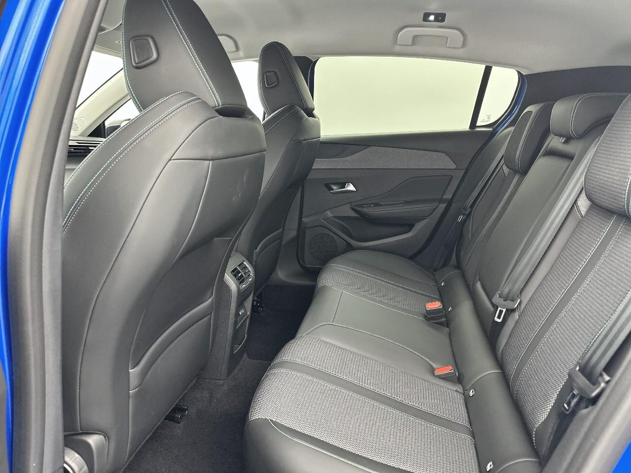 Peugeot 308 puretech 130ch s&s eat8 allure pack — photo 12